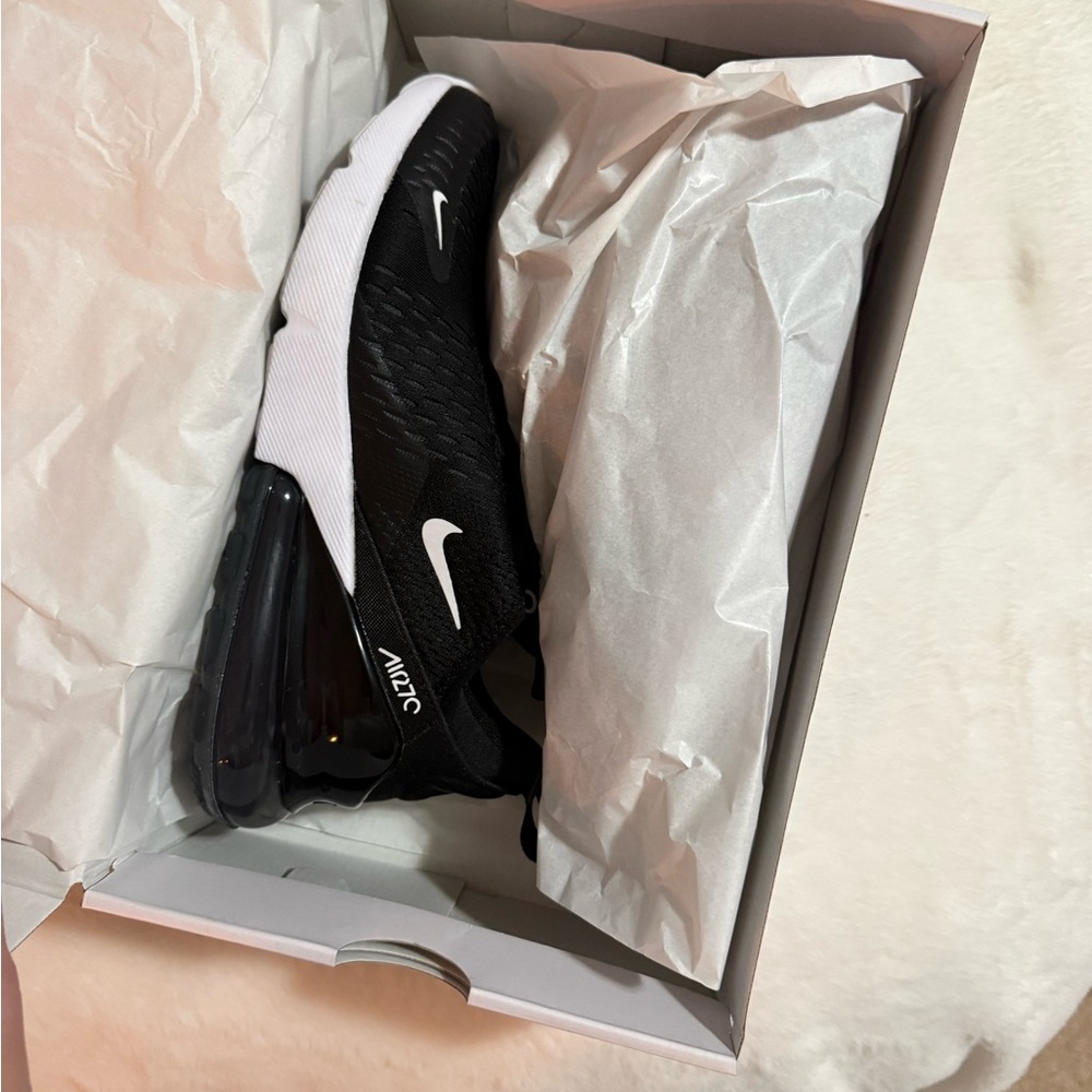 Nike Womens AirMax 270’s